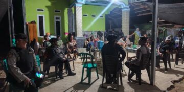 Patroli Bersama, Brimob dan Polsek Telluwanua Jaga Kamtibmas di Kelurahan Jaya