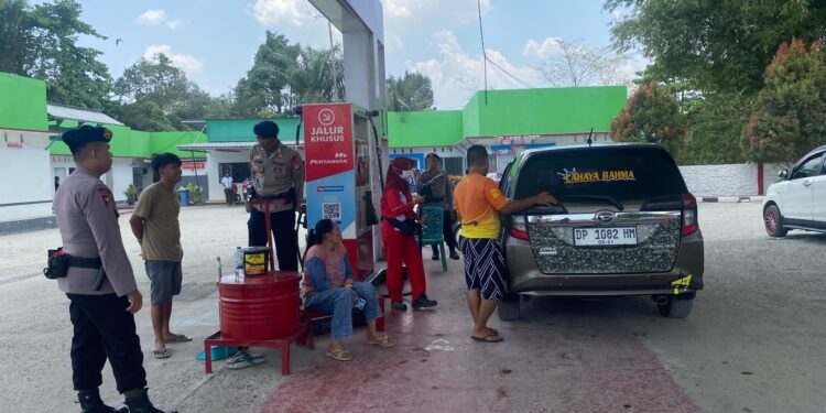 Antisipasi Gangguan Kamtibmas, Brimob Batalyon D Pelopor Patroli Sejumlah SPBU di Luwu Utara