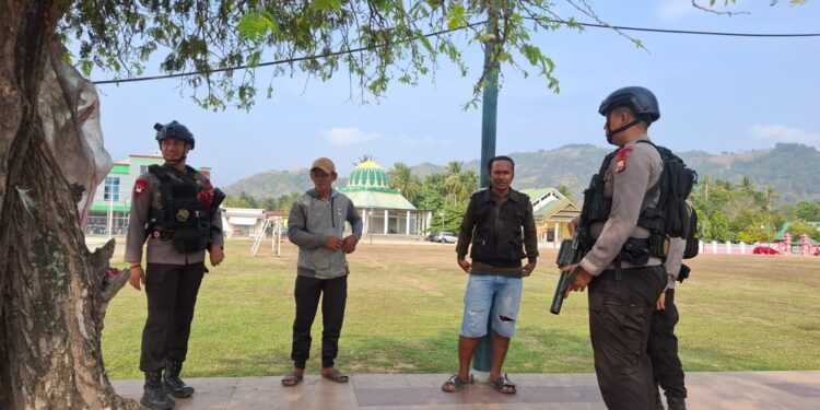 Dekat dengan Warga, Brimob Kompi 3 Sambangi Masyarakat di Bua