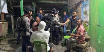 Personel Batalyon D Pelopor Satuan Brimob Polda Sulsel Laksanakan Patroli Harkamtibmas pada Malam Minggu